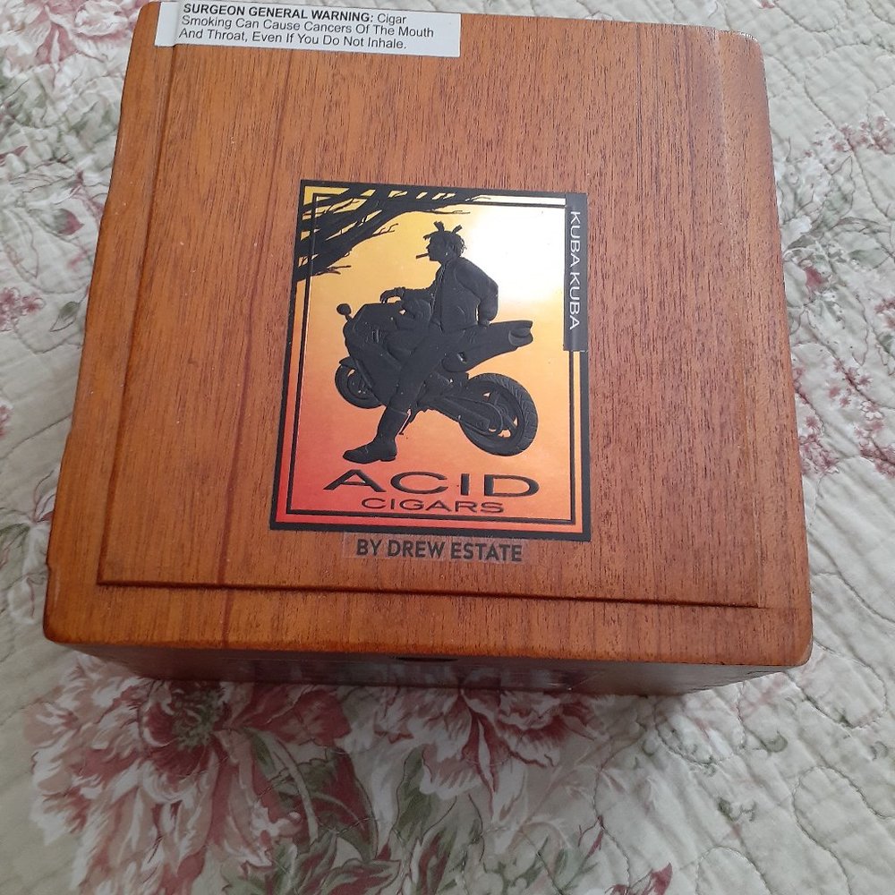 ACID Blondie Belicosa all wood lift lid cigar box.